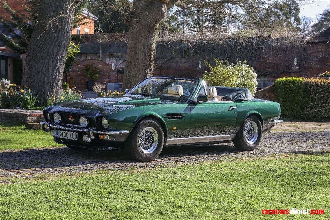 aston-martin-v8-volante