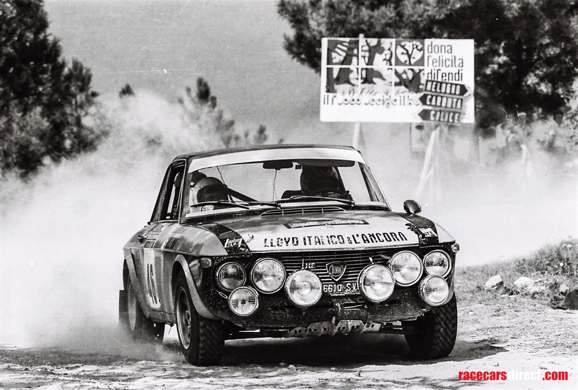 1970-lancia-fulvia-rallye-1600-hf-fanalone