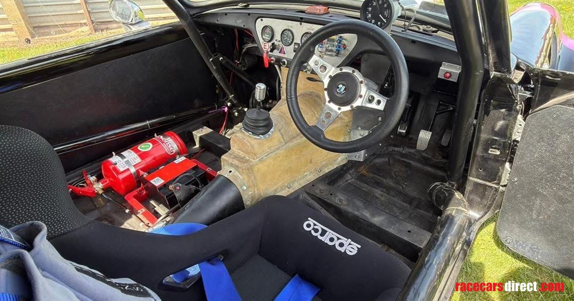 1969-triumph-gt6-race-car