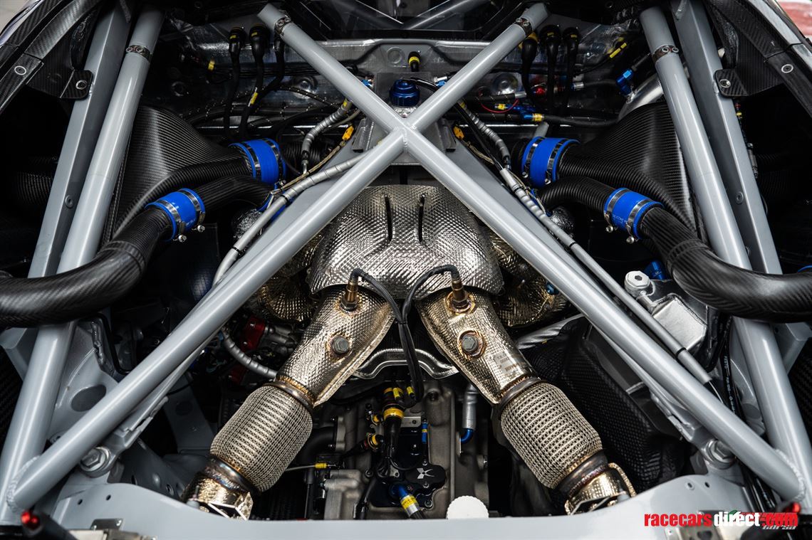 ferrari-296-gt3---full-carbon---race-ready