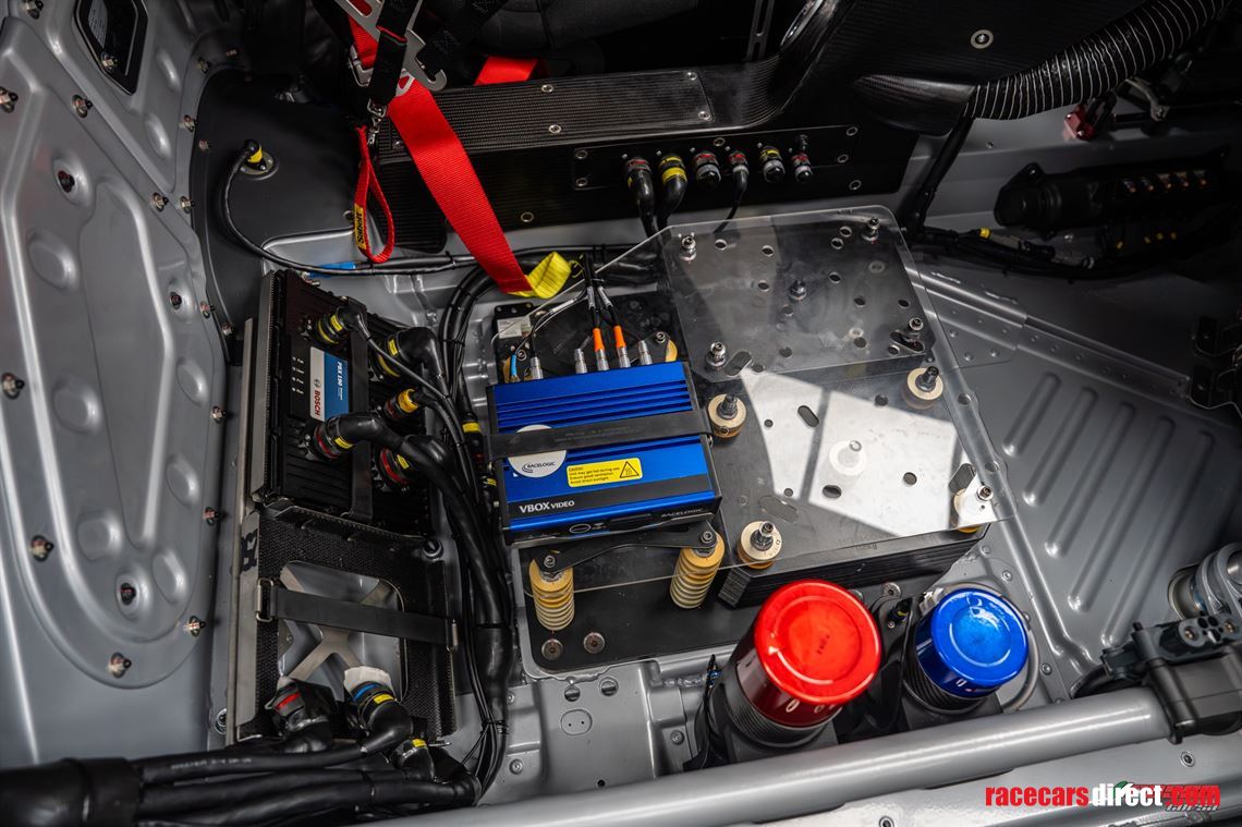 ferrari-296-gt3---full-carbon---race-ready