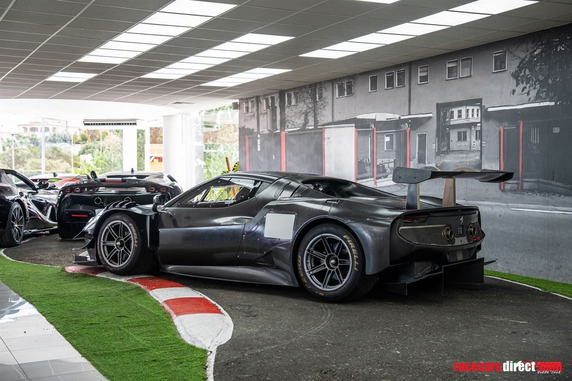 ferrari-296-gt3---full-carbon---race-ready