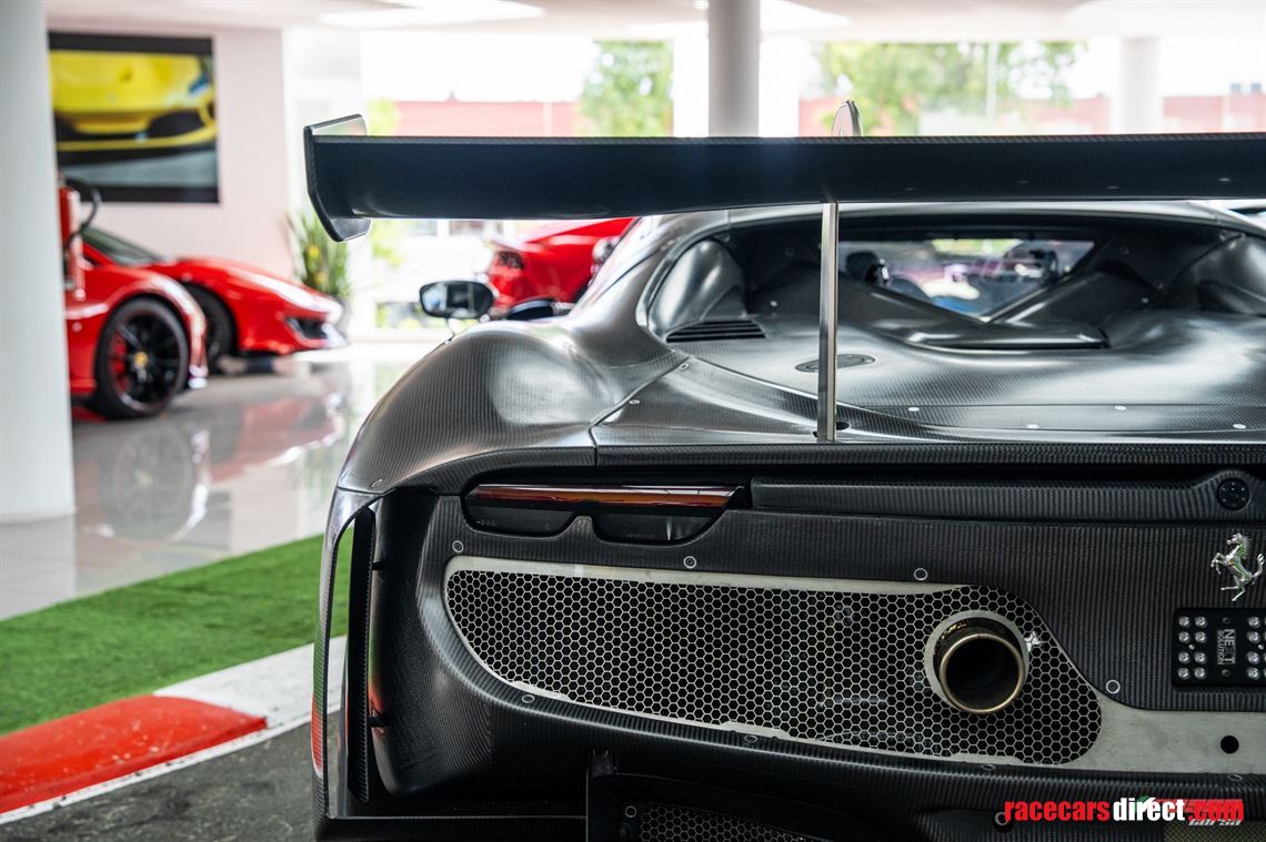 ferrari-296-gt3---full-carbon---race-ready