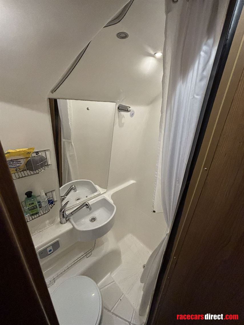 auto-trail-v600-v-line-2-berth