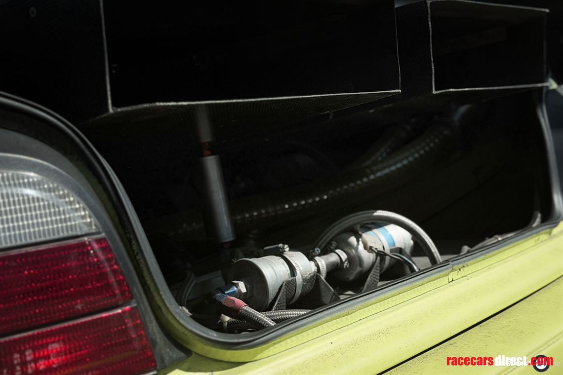 bmw-e36-race-car-s85-v10-gtr-axles-center-loc