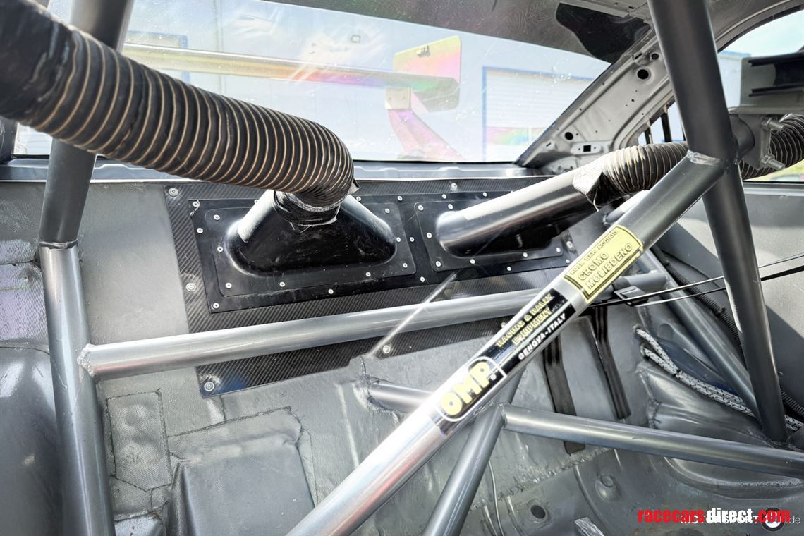 bmw-e36-race-car-s85-v10-gtr-axles-center-loc