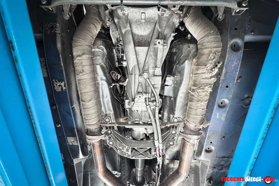 bmw-e36-race-car-s85-v10-gtr-axles-center-loc