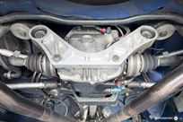 bmw-e36-race-car-s85-v10-gtr-axles-center-loc