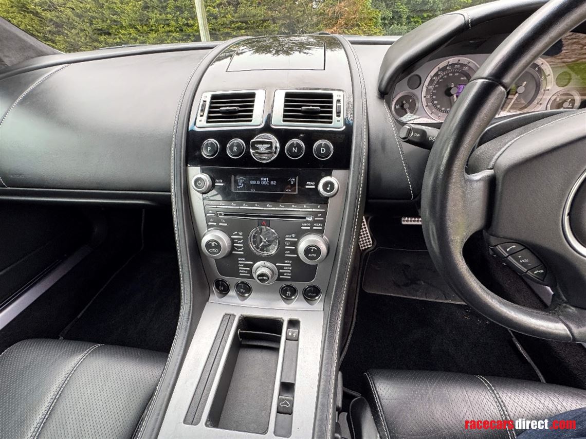 aston-martin-db9-volante