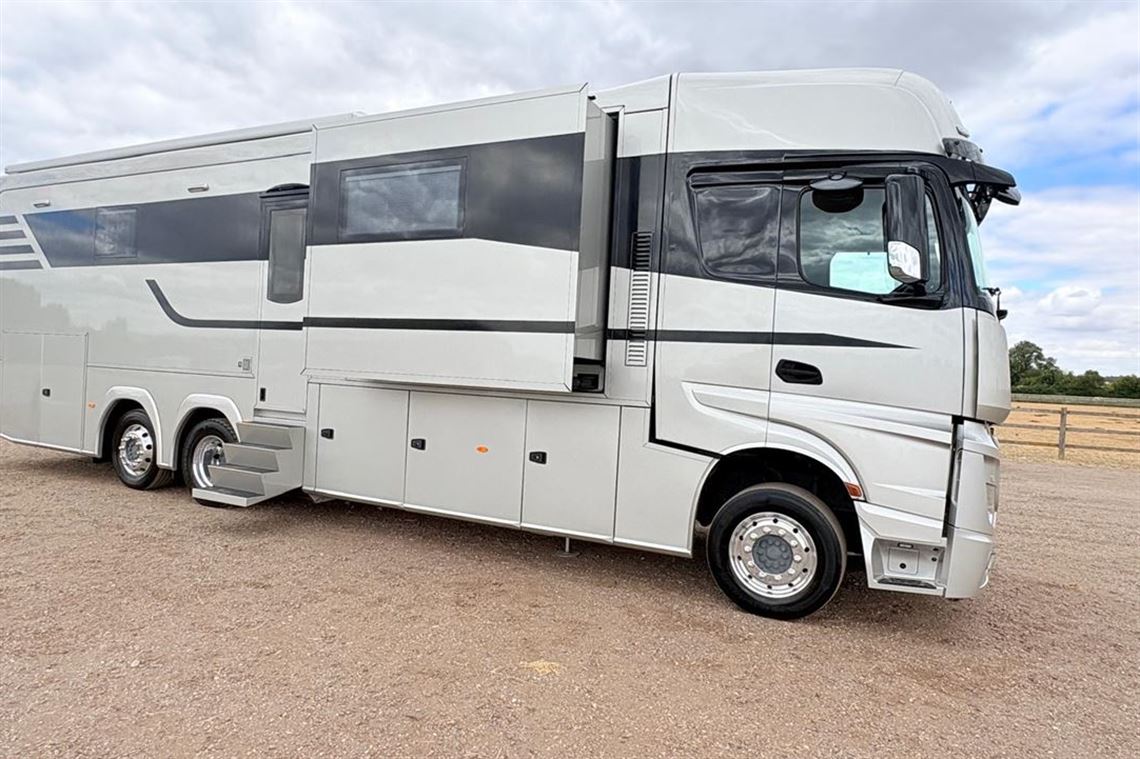 mercedes-stx-luxury-motorhome-2019