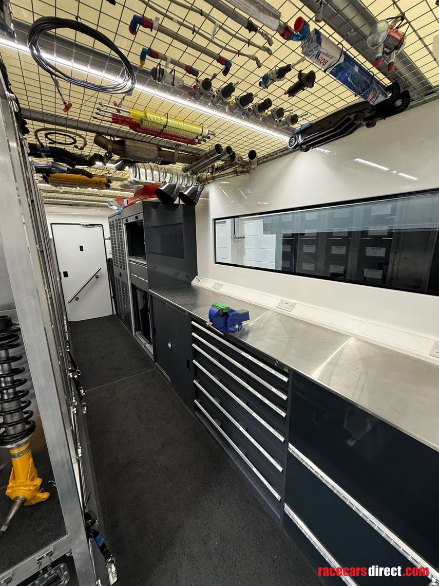 iveco-daily-72-180-rallyrace-support-van