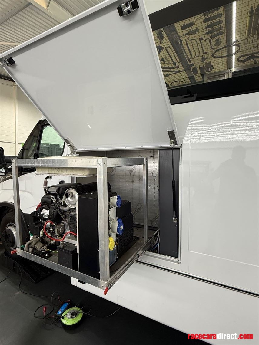 iveco-daily-72-180-rallyrace-support-van