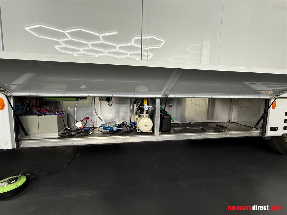 iveco-daily-72-180-rallyrace-support-van