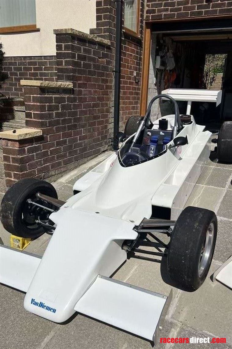 ff2000-van-diemen-rf82