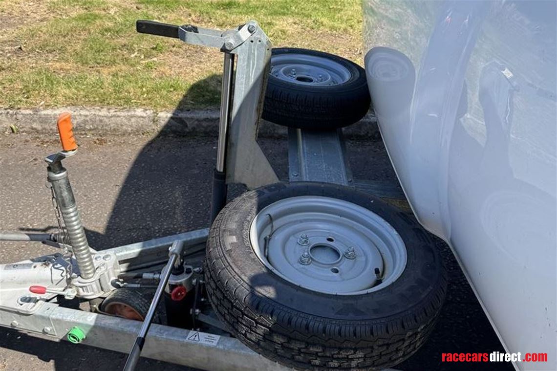 woodford-rl6022-35t-twin-axle-enclosed-car-tr