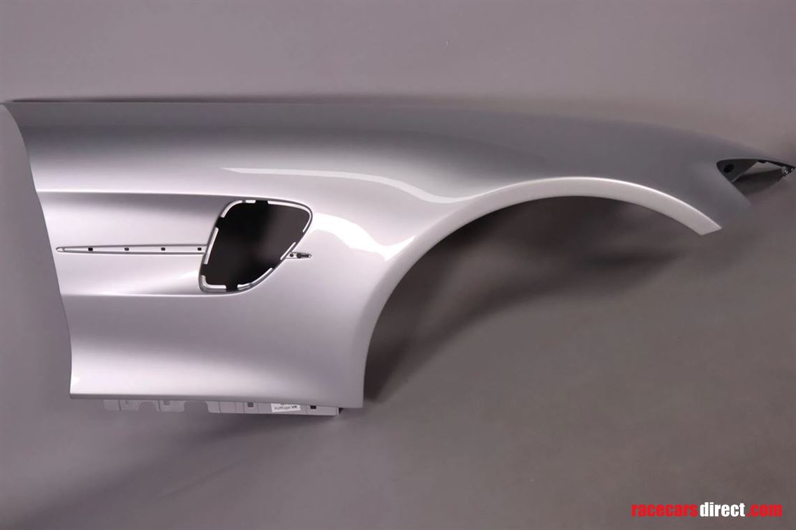 mercedes-amg-gt4-fender-front-right