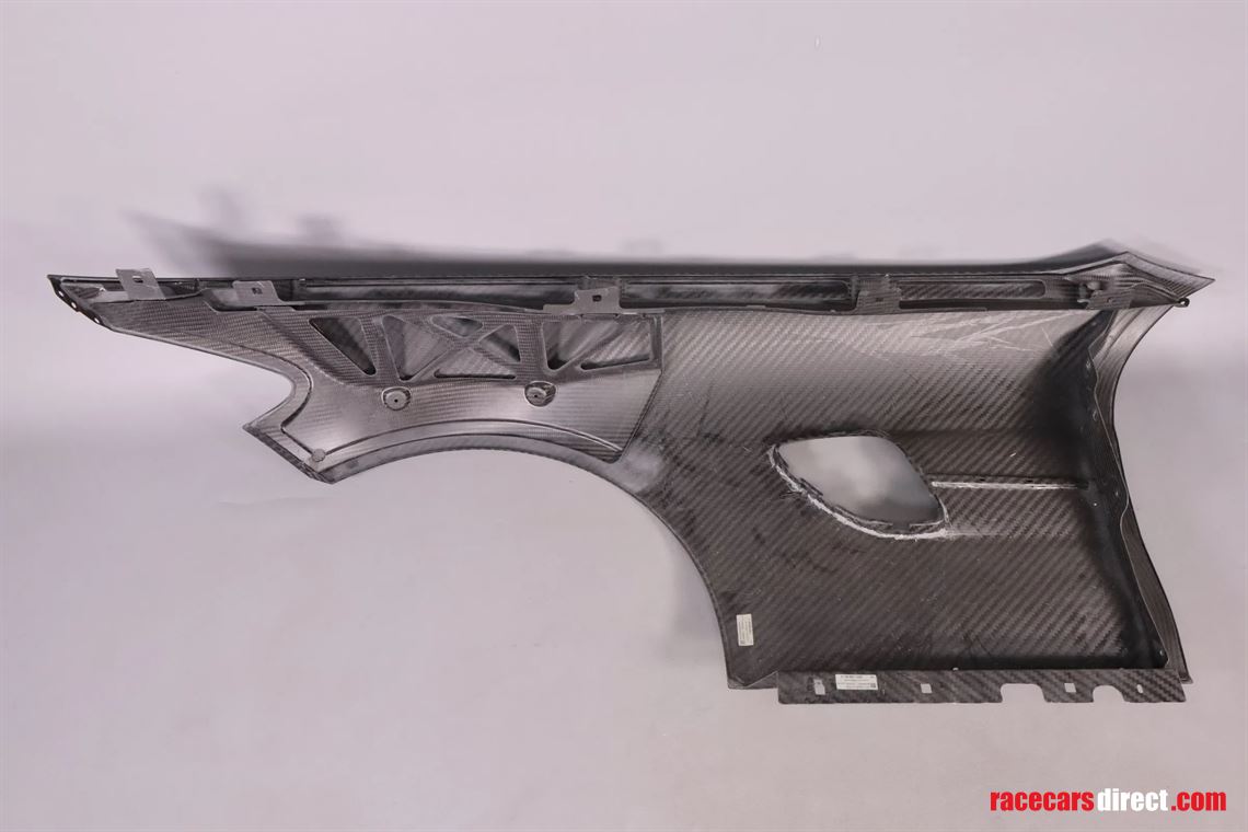 mercedes-amg-gt4-fender-front-right