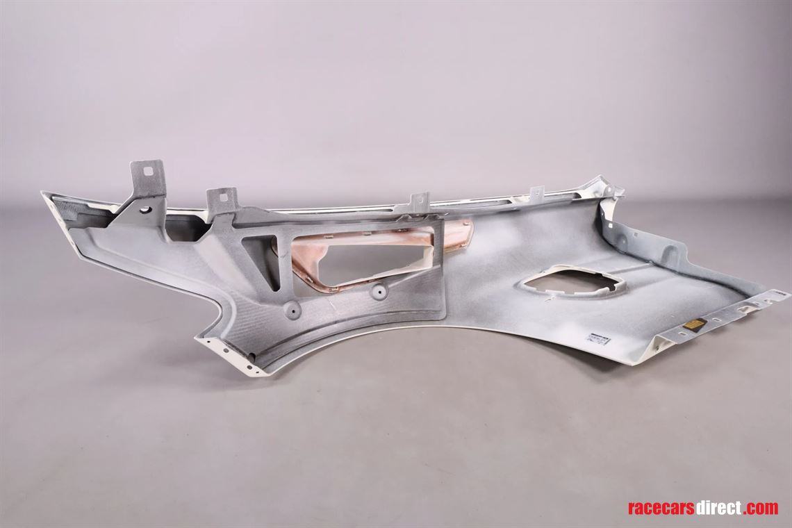 mercedes-amg-gtr-pro-front-fender-right