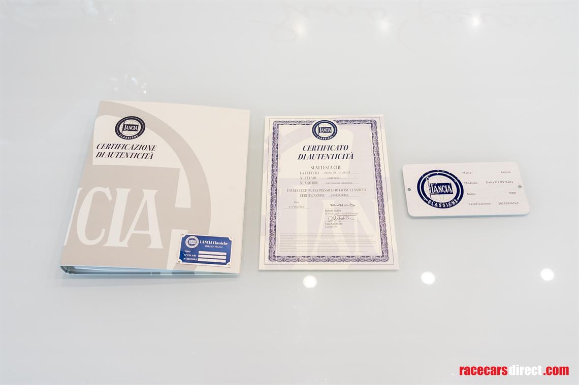 1989-lancia-delta-integrale-8v-gra-martini-ex
