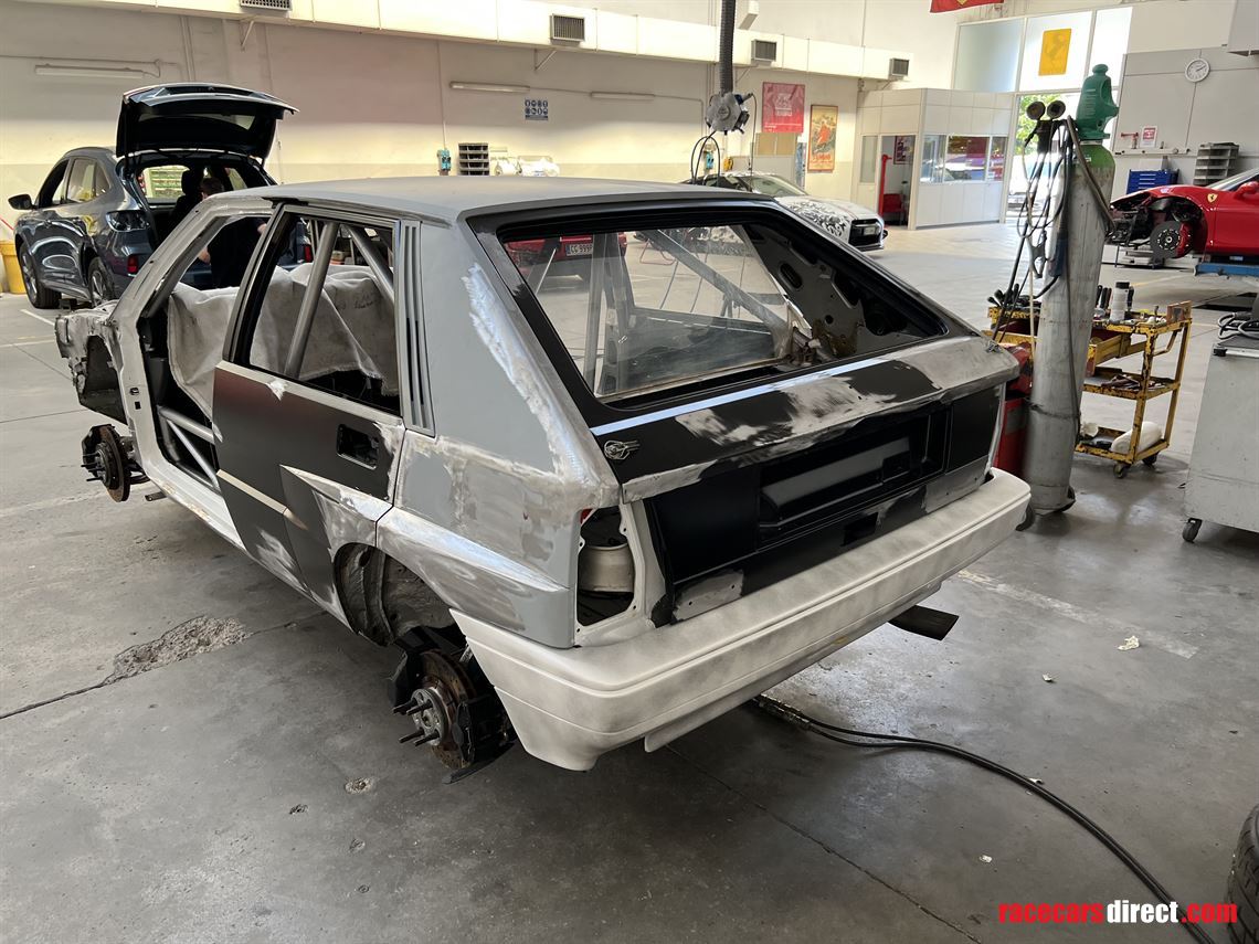 1989-lancia-delta-integrale-8v-gra-martini-ex