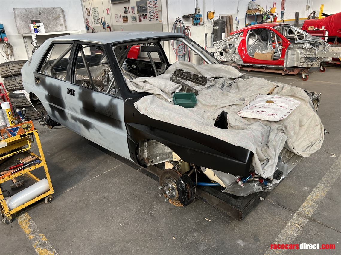 1989-lancia-delta-integrale-8v-gra-martini-ex