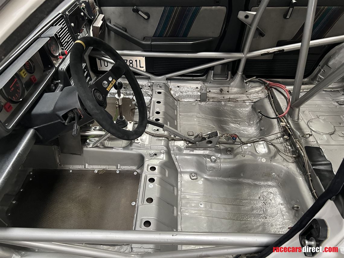 1989-lancia-delta-integrale-8v-gra-martini-ex