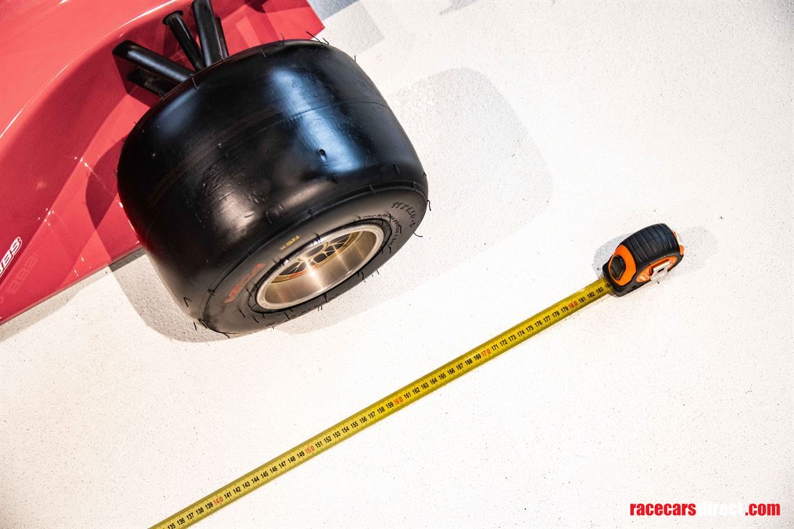 formula-1-wind-tunnel-model-large-scale-125