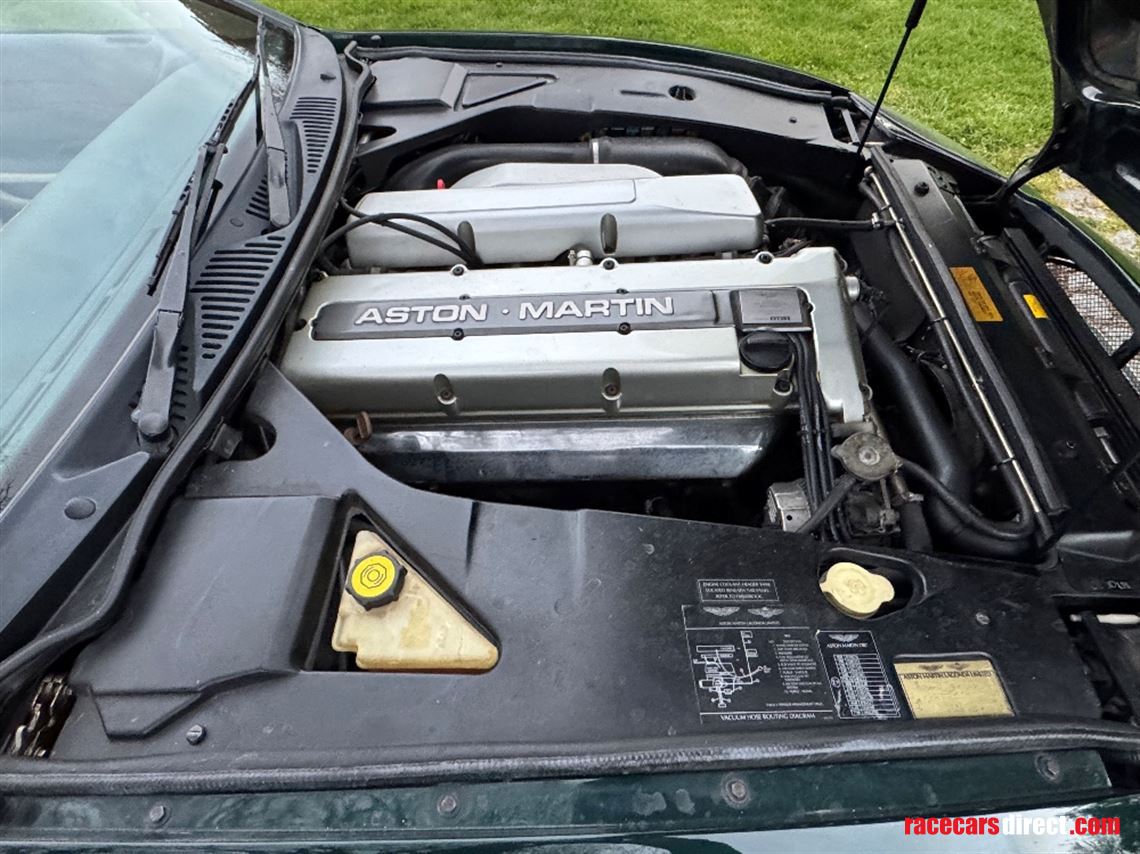 aston-martin-db7i6-volante