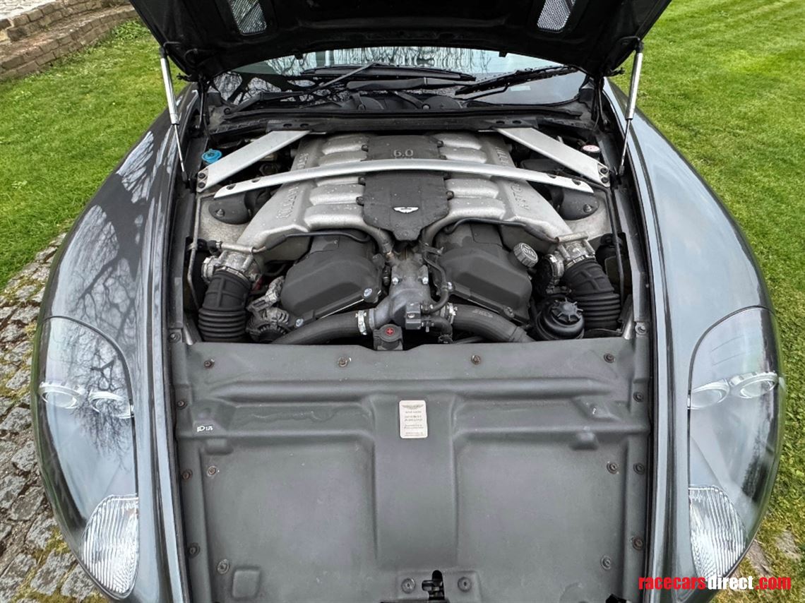 aston-martin-db9-volante