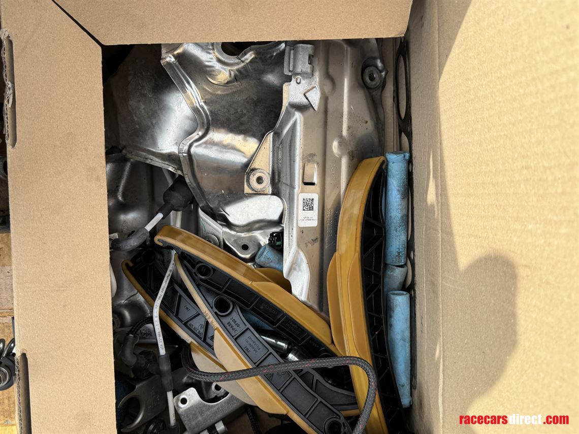 porsche-gt4rs--22-engine