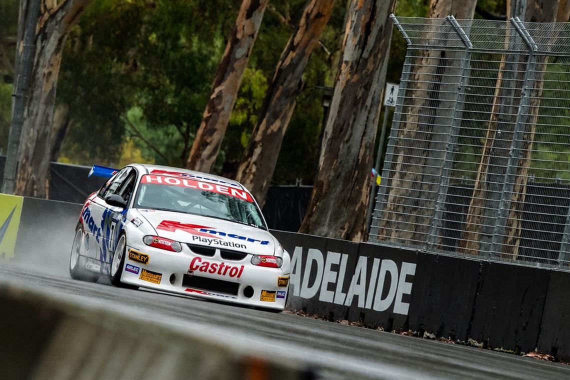holden-vt-commodore-v8-supercar-greg-murphy