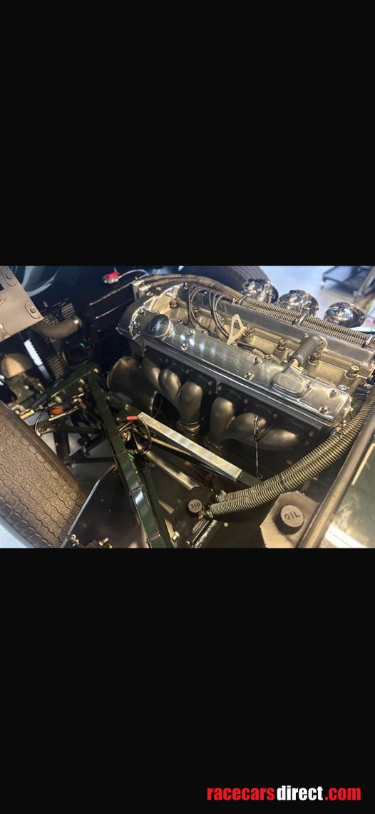 jaguar-e-type-1961-fhc-flat-floor
