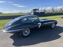 jaguar-e-type-1961-fhc-flat-floor
