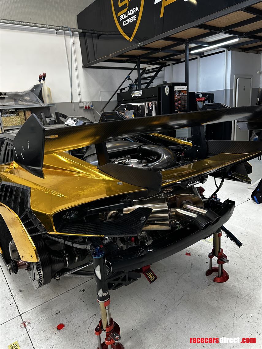 lamborghini-huracan-super-trofeo-evo2