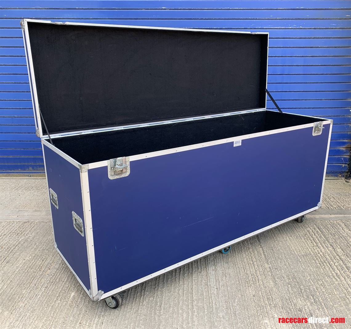 roadcase-flight-case-in-excellent-condition