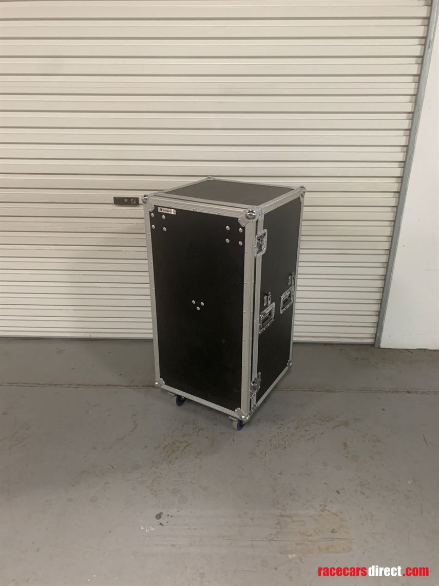 trojan-pro-7-draw-single-table-flight-case
