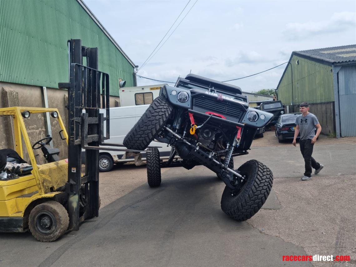 rally-land-rover-defender-desert-raceoff-road