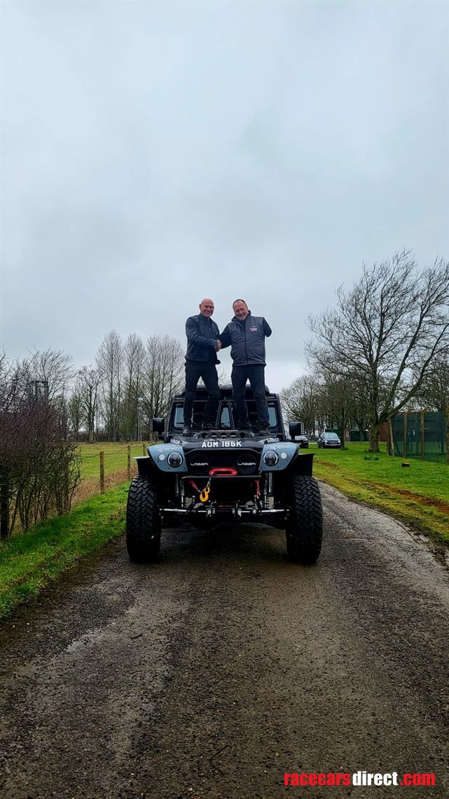 rally-land-rover-defender-desert-raceoff-road