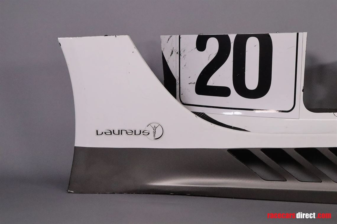 mercedes-benz-amg-gt3-side-skirt-left-carbon