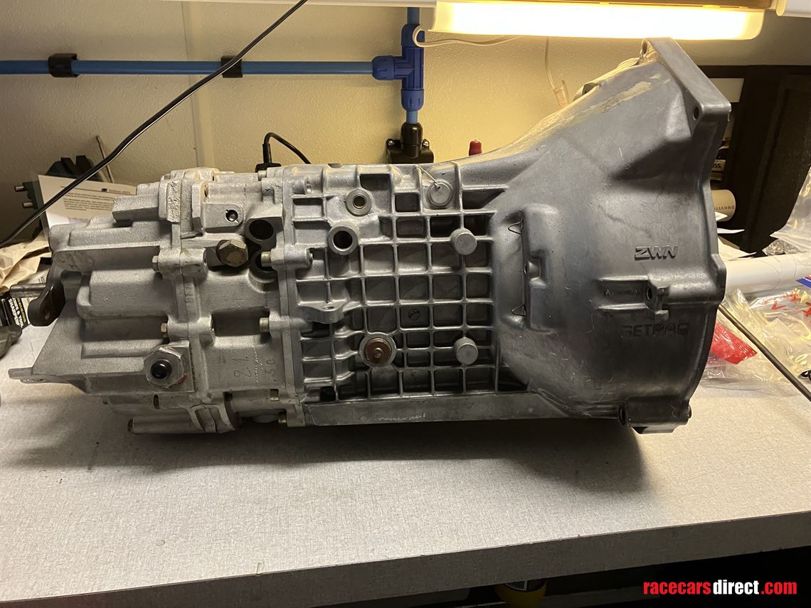 bmw-e30-m3-dtm-6-speed-gearbox