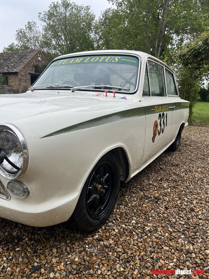 ford-lotus-cortina-mk1-race-car