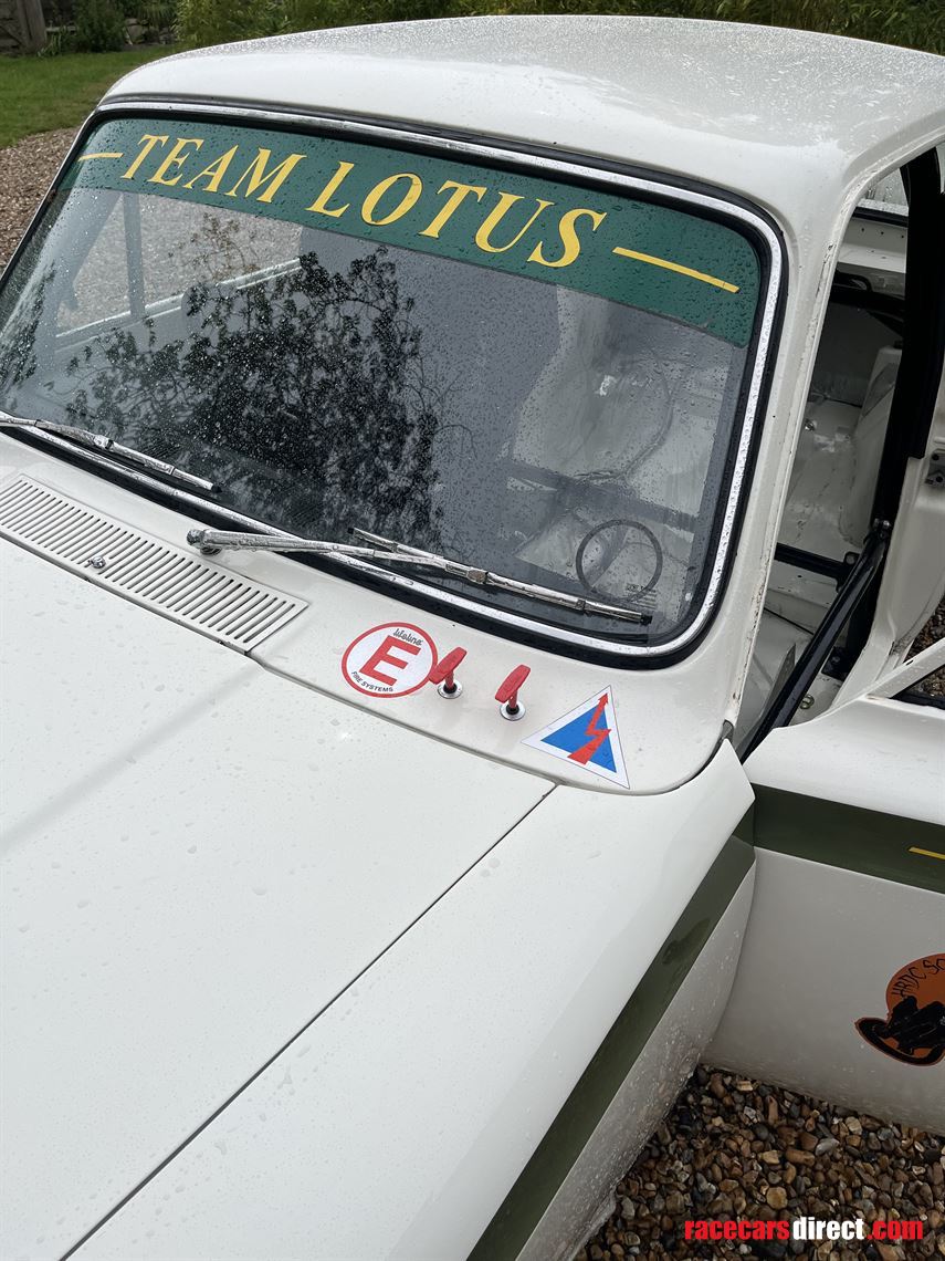ford-lotus-cortina-mk1-race-car