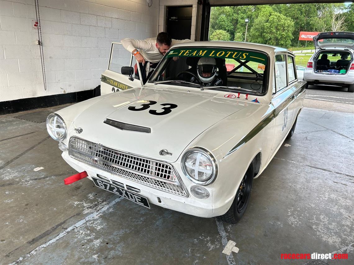 ford-lotus-cortina-mk1-race-car
