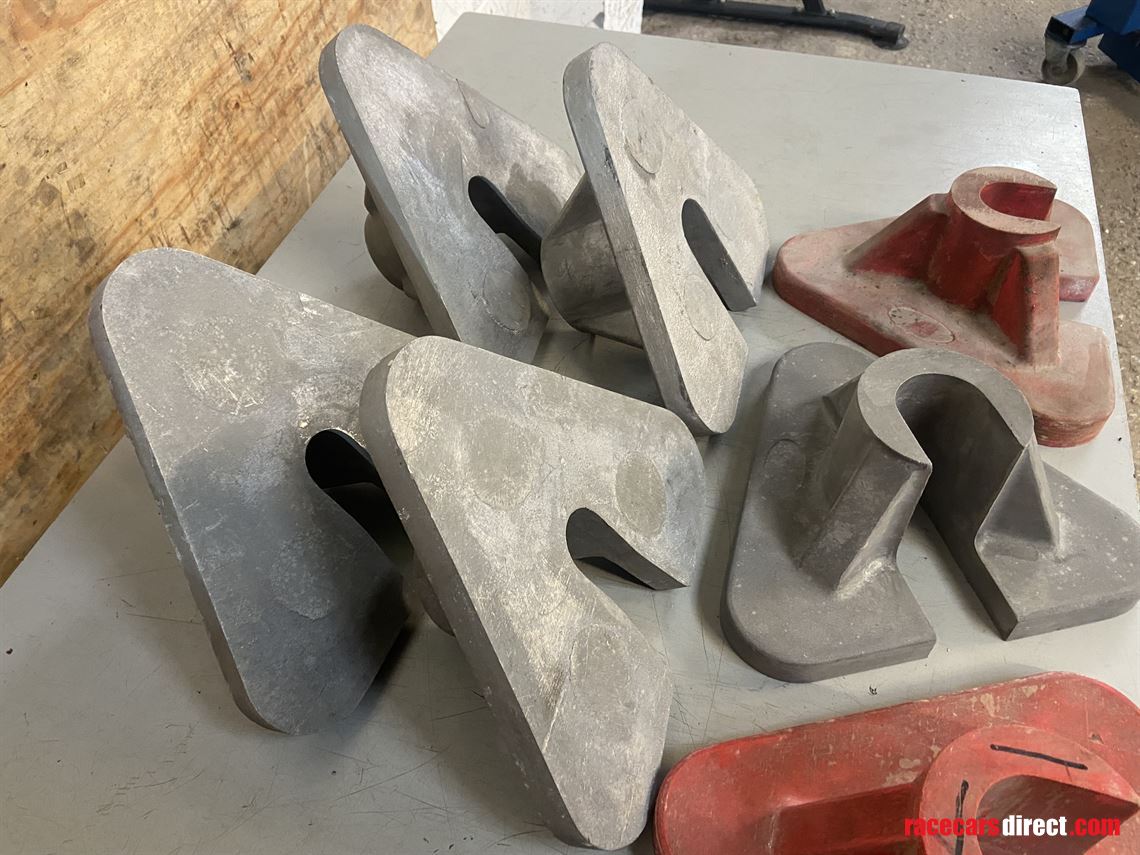 airjack-skates-cast-original-5-plus-the-resin
