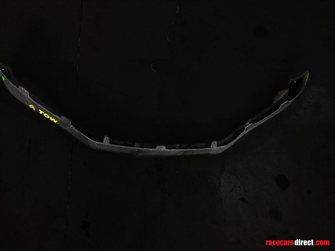 pieces-en-vente-aston-martin-vantage-gt4-17-a