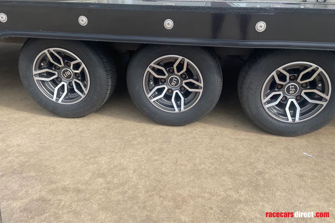 brian-james-rt6-in-black-55m-x-215m
