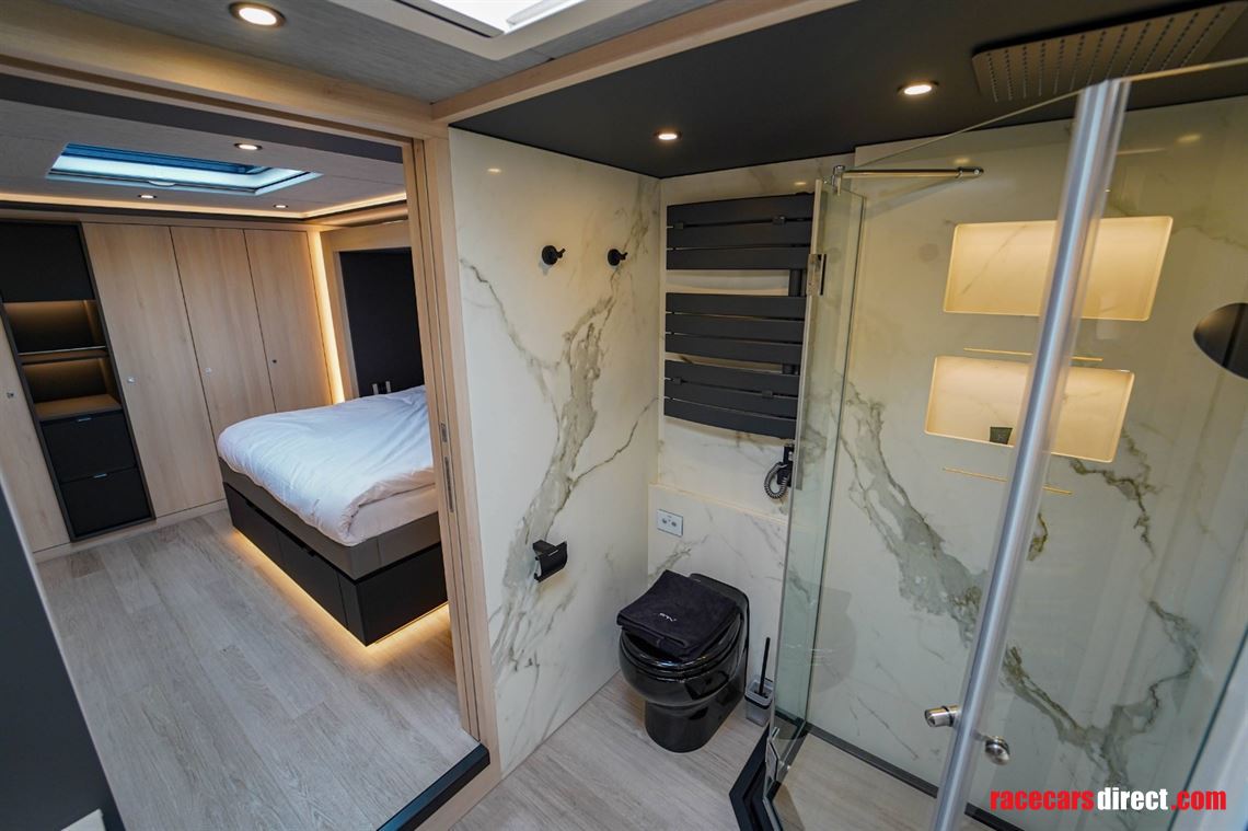 stx-motorhome---mercedes-benz-actros-triple-s