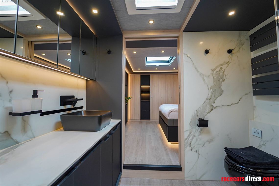 stx-motorhome---mercedes-benz-actros-triple-s