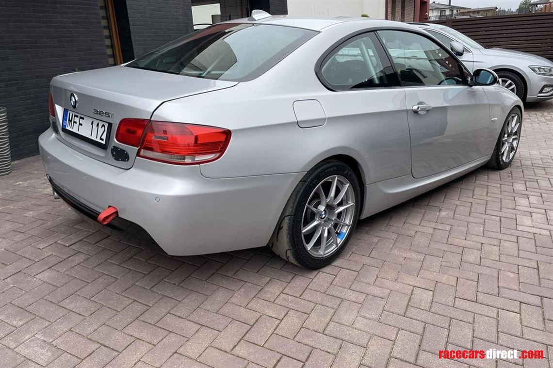2x-bmw-e92-325i-cup