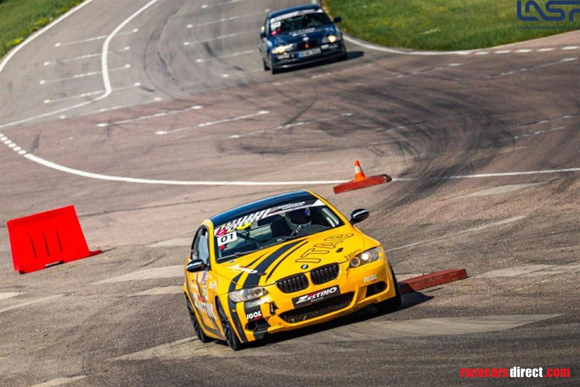 2x-bmw-e92-325i-cup